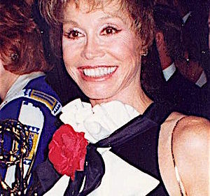 Actress Mary Tyler Moore dies at 80