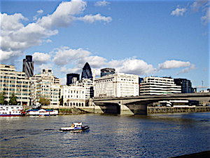 Terrorists kill 6, injure 30 at London Bridge